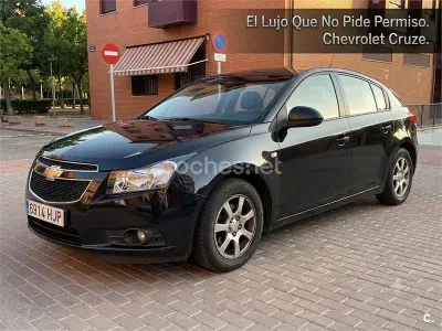 Usado Chevrolet Cruze LT 163 CV (119 kW) 2012 Negro Berlina