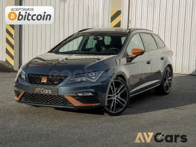 Usado Seat Leon 4Drive 300 CV (220 kW) 2019 Azul Familiar