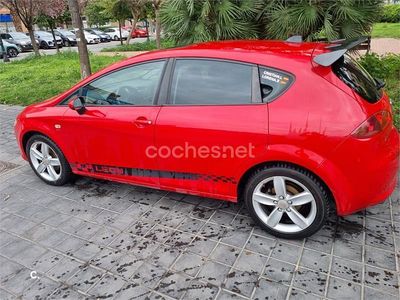 Käytetty Seat Leon Sport 140 HP (102 kW) 2007 Punainen Viistoperä