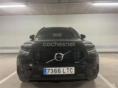 Käytetty Volvo XC40 R-Design 197 HP (144 kW) 2021 Musta Katumaasturi