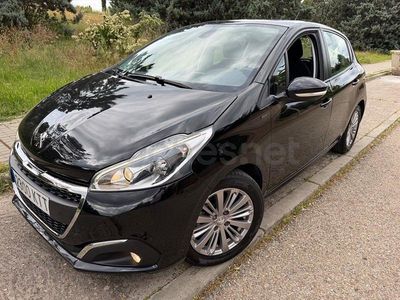 Usado Peugeot 208 82 CV (60 kW) 2019 Negro Utilitario