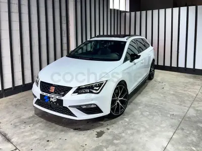 Usado Seat Leon 4Drive 300 CV (220 kW) 2020 Azul Familiar