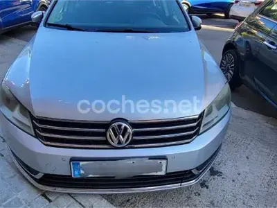 Usado VW Passat 105 CV (77 kW) 2011 Gris / plata Berlina