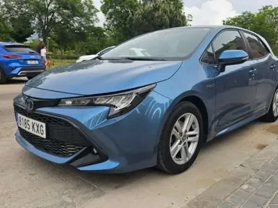 Używany Toyota Corolla Hybrid Active 122 KM (89 kW) 2019 Niebieski Sedan/Limuzyna