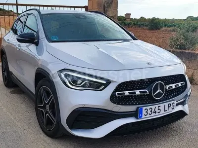 Usado Mercedes GLA200 150 CV (110 kW) 2021 Gris / plata SUV