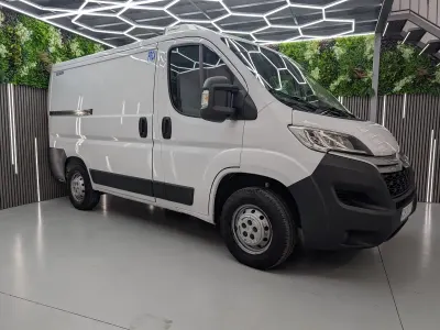 Usado Citroën Jumper 120 CV (88 kW) 2021 Blanco Monovolumen