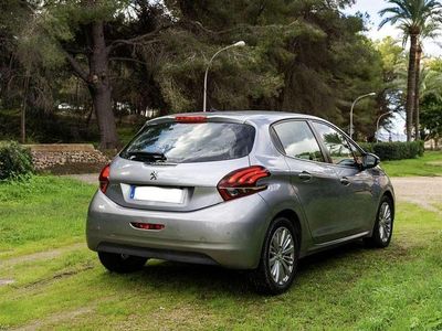 Usado 2019 Peugeot 208 Active Utilitario | 6495 € (Buen precio)