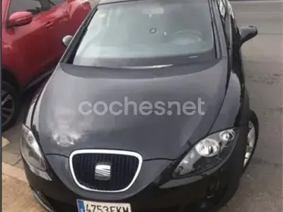 Usado Seat Leon Reference 105 CV (77 kW) 2007 Negro Utilitario