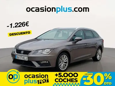 Usado Seat Leon Style Plus 115 CV (84 kW) 2018 Gris Familiar