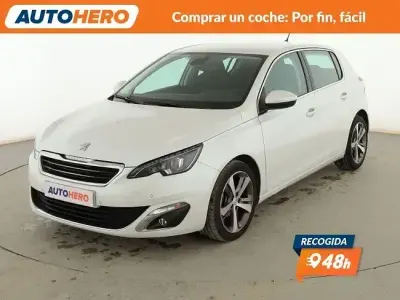 Usado Peugeot 308 Allure 110 CV (80 kW) 2016 Blanco Berlina