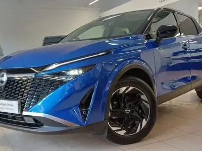 Usado Nissan Qashqai N-Connecta 158 CV (116 kW) 2025 Magnetic blue techo black SUV