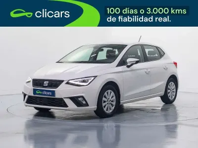 Usado Seat Ibiza Style 110 CV (80 kW) 2022 Blanco Utilitario