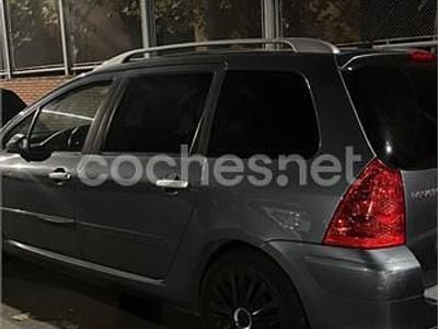 Usado Peugeot 307 90 CV (66 kW) 2005 Gris / plata Familiar