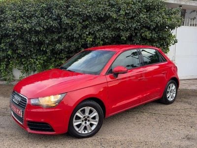 Usado Audi A1 Sportback Attraction 86 CV (63 kW) 2013 Rojo Utilitario