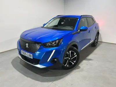 Usado Peugeot 2008 Allure 101 CV (74 kW) 2021 Azul SUV
