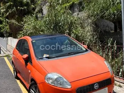 Usado Fiat Grande Punto Sport 130 CV (95 kW) 2007 Naranja Utilitario