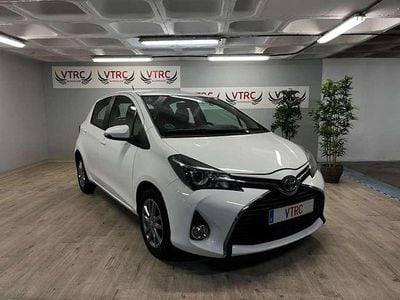 Usado Toyota Yaris Active 99 CV (72 kW) 2015 Blanco Utilitario