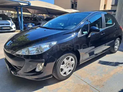 Usado Peugeot 308 90 CV (66 kW) 2010 Negro Berlina