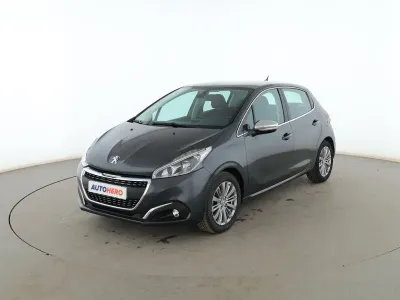 Usado Peugeot 208 Allure 110 CV (80 kW) 2016 Gris Utilitario