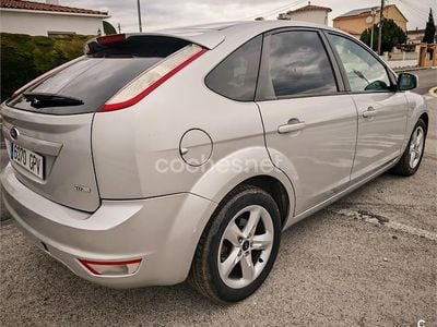 Usado Ford Focus Business Edition 90 CV (66 kW) 2009 Gris / plata Berlina