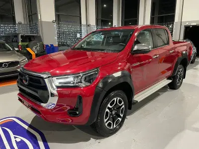 Nuevo Toyota HiLux Sport 204 CV (150 kW) 2026 Granate Pickup/Camioneta