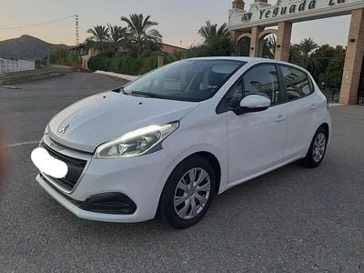 Usado Peugeot 208 Active 100 CV (73 kW) 2019 Blanco Utilitario