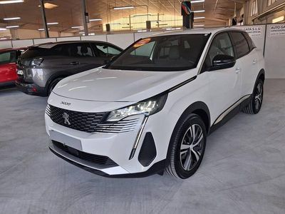 Usado Peugeot 3008 Allure 130 CV (95 kW) 2024 Blanco SUV