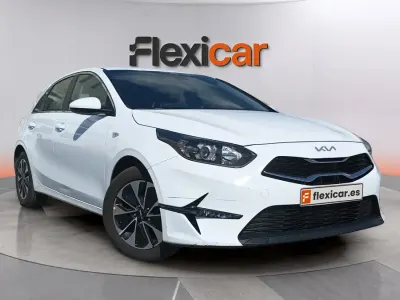 Usado Kia Ceed 101 CV (74 kW) 2024 Blanco Utilitario