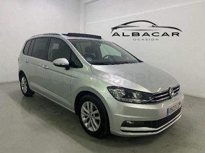 Usado VW Touran Advance 115 CV (84 kW) 2019 Gris / plata Monovolumen