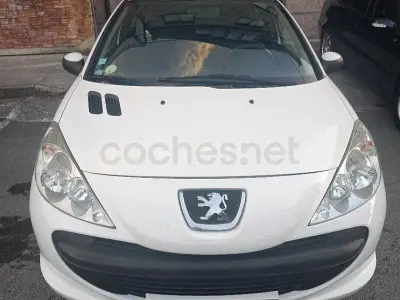 Usado Peugeot 206+ 70 CV (51 kW) 2011 Blanco Utilitario