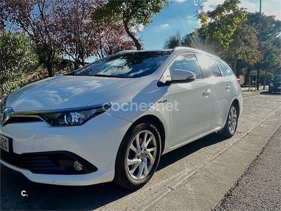 Toyota Auris Hybrid