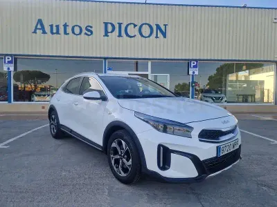 Usado Kia XCeed 120 CV (88 kW) 2024 Blanco SUV