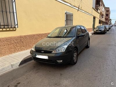 Usado Ford Focus Trend 115 CV (84 kW) 2002 Verde Berlina