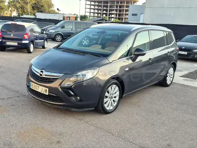 Usado Opel Zafira Tourer Excellence 136 CV (100 kW) 2015 Gris / plata Monovolumen