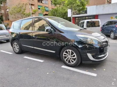 Usado Renault Grand Scénic III Dynamique 130 CV (95 kW) 2013 Negro Monovolumen