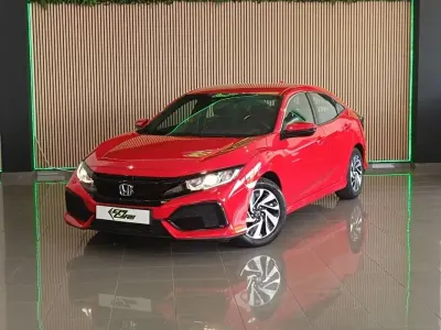 Usado Honda Civic Comfort 129 CV (94 kW) 2018 Rojo Berlina