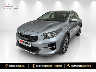 Usado Kia XCeed 136 CV (100 kW) 2021 Gris / plata SUV