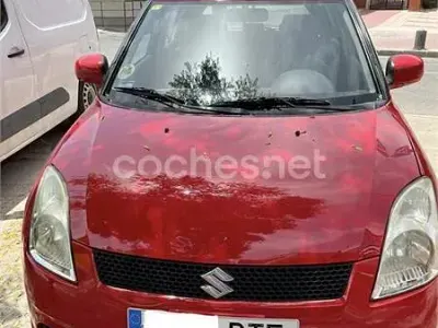 Usado Suzuki Swift GL 92 CV (67 kW) 2005 Rojo Utilitario