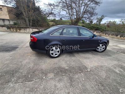 Usado Audi A6 220 CV (161 kW) 2002 Azul Berlina