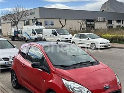 Usado Ford Ka Trend 69 CV (50 kW) 2015 Rojo Berlina