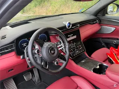 Usado Maserati Grecale 330 CV (242 kW) 2024 Gris / plata SUV