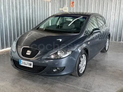 Usado Seat Leon Stylance 105 CV (77 kW) 2007 Gris / plata Utilitario