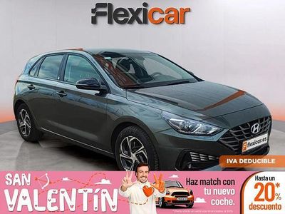 Usado Hyundai i30 120 CV (88 kW) 2022 Gris Berlina
