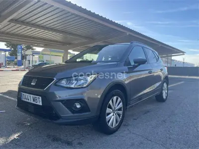 Usado Seat Arona Reference 95 CV (69 kW) 2018 Gris / plata SUV
