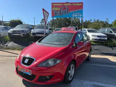 Usado Seat Altea Sport 105 CV (77 kW) 2004 Rojo Monovolumen