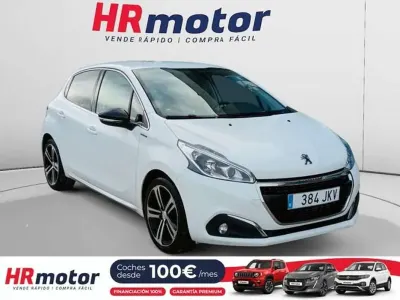 Usado Peugeot 208 GT-line 111 CV (81 kW) 2015 Blanco Utilitario