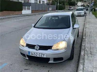Usado VW Golf IV Sportline 102 CV (75 kW) 2004 Gris / plata Berlina
