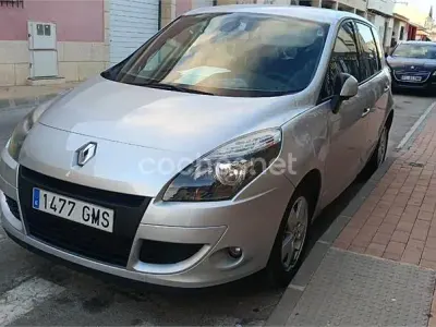 Usado Renault Scénic III Dynamique 105 CV (77 kW) 2009 Gris / plata Monovolumen