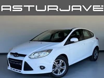 Usado Ford Focus S 125 CV (91 kW) 2013 Blanco Berlina