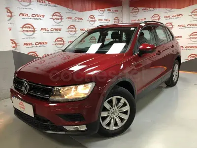Usado VW Tiguan Edition 125 CV (91 kW) 2017 Rojo SUV